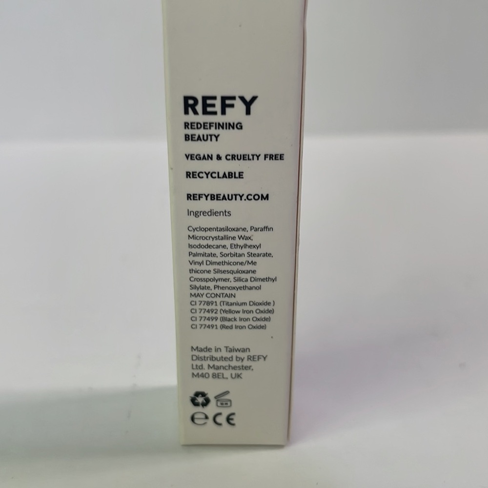 Refy BROW POMADE
Dual-ended eyebrow pomade and application brush - Picture 6 of 6